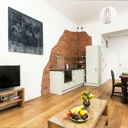 Old Town Brigue Apartment By Otium Krasków Eksteriør bilde