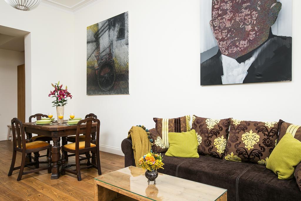Old Town Brigue Apartment By Otium Krasków Eksteriør bilde