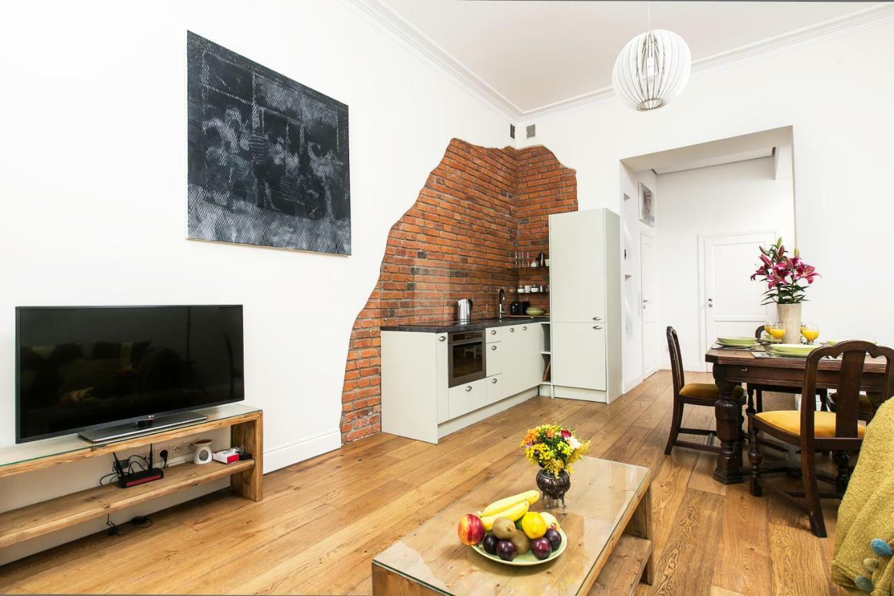 Old Town Brigue Apartment By Otium Krasków Eksteriør bilde