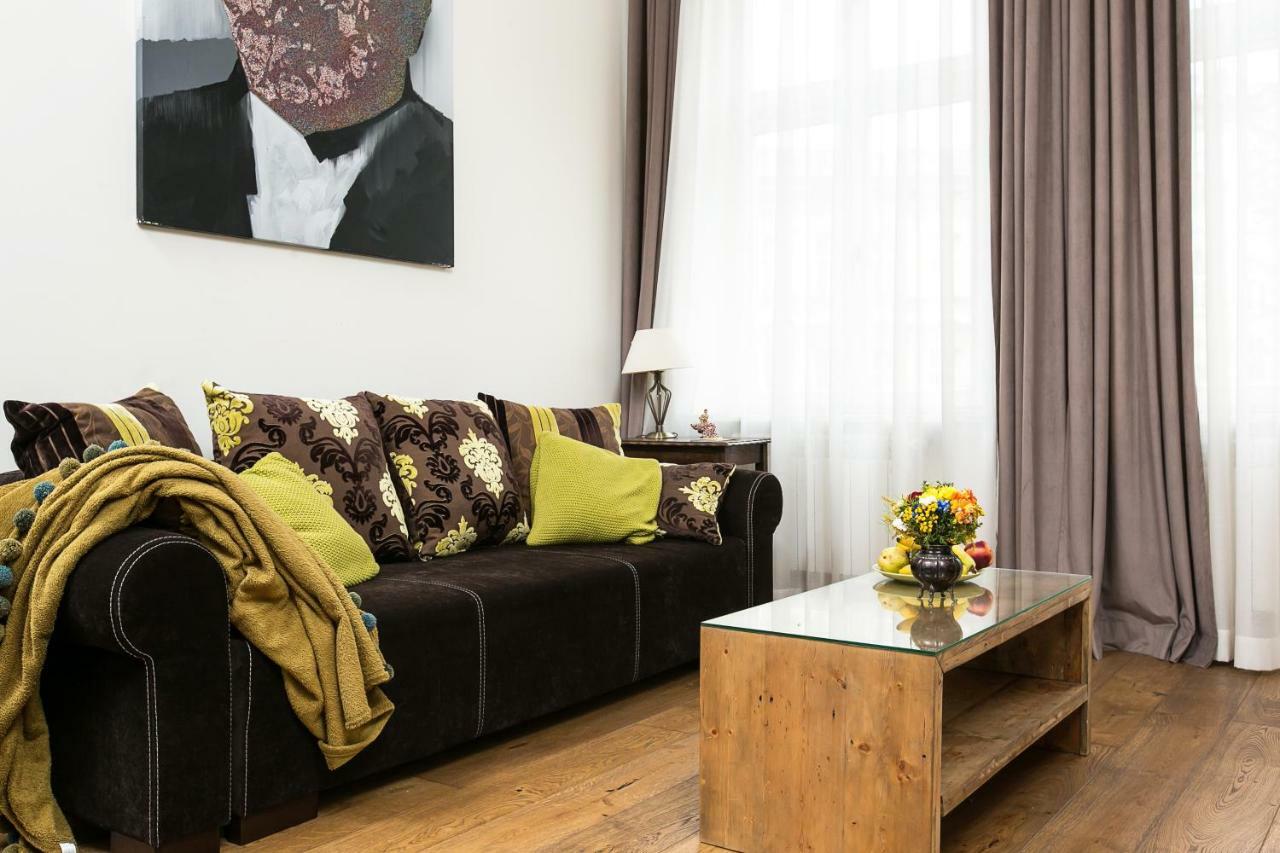 Old Town Brigue Apartment By Otium Krasków Eksteriør bilde